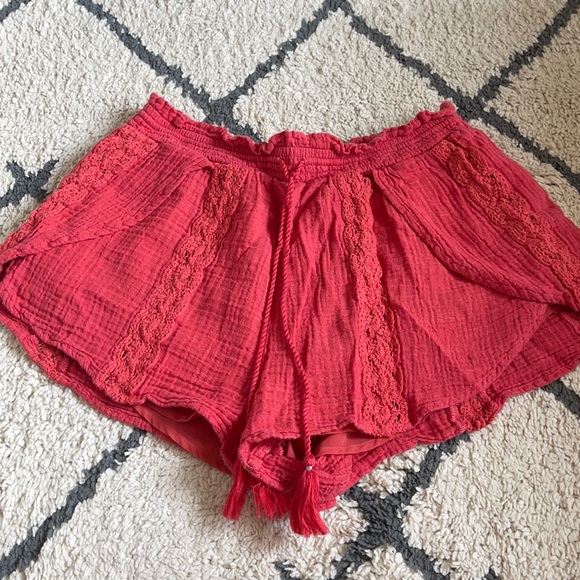 SOLD Flowy AE shorts - Picture 1 of 5